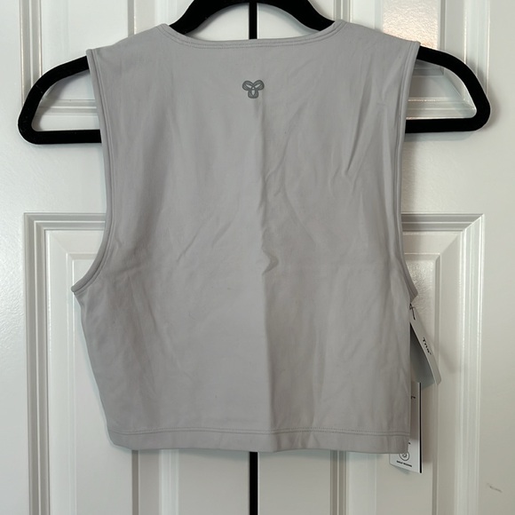 TnAction TNABUTTER ™ MUSCLE TANK in CHROME - Picture 3 of 4